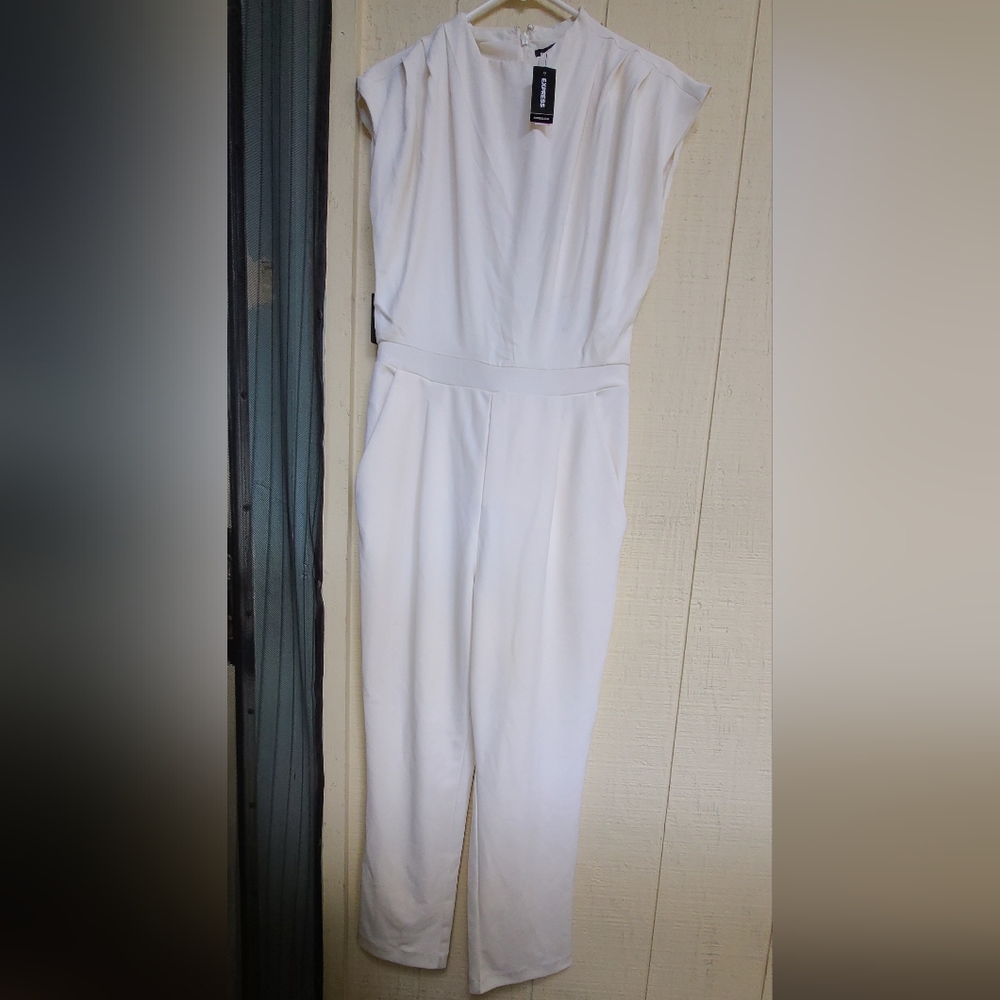 Express romper size M